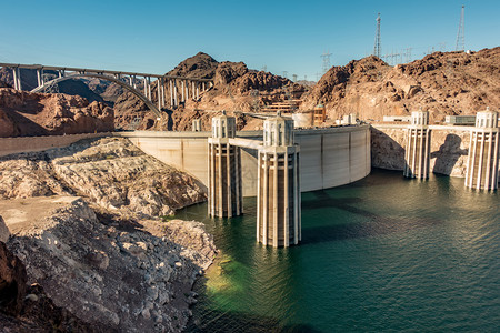 河湟老土面内华达州和阿里索纳内湖面的水大坝背景