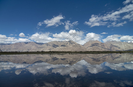 湖努布拉河谷达赫印地亚山湖图片
