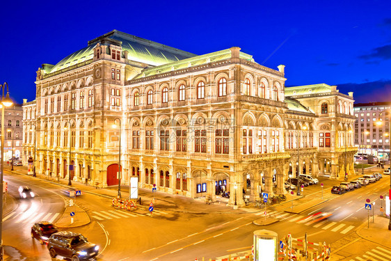 Viena州立歌剧院广场和建筑夜景奥地利首都图片