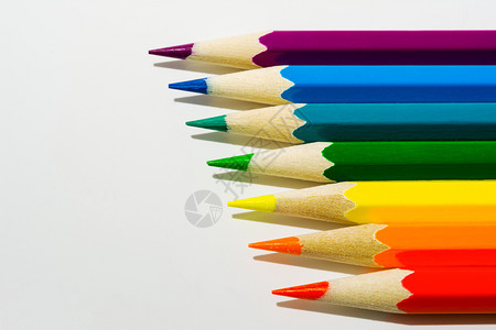 彩色铅笔作为儿童r创造力复制空间的象征图片