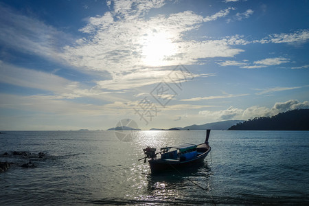 塔伊兰省科胡嘴唇的热带海滩和船只塔伊兰省科胡嘴唇的热带海滩图片
