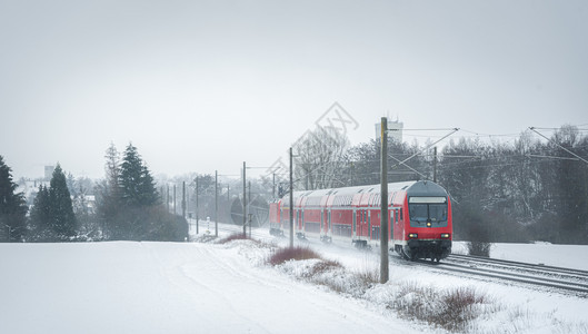 冬季列车图片