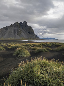 灶王节白山冰地背景