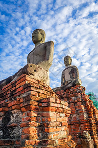 瓦查特纳拉姆寺庙的布丁达雕像拜塔亚泰兰图片