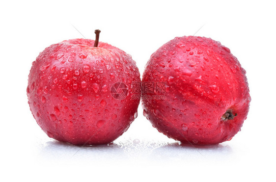 红色苹果白底有水滴图片