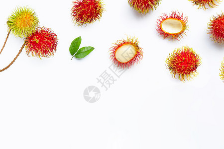 白背景的红毛丹水果图片