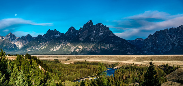 千吨高山风景图片