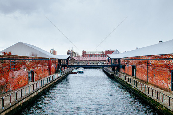 2018年月日哈科达雅潘哈科达红砖仓库在冬季雾气中卡内莫里和哈科达港的运河图片