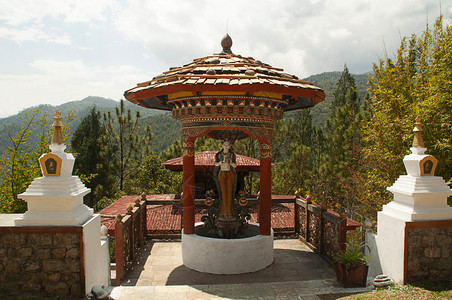 bhutan的pkh区教女的雕像bhutan的pmsuylemaglchortenmpuakh区butn图片