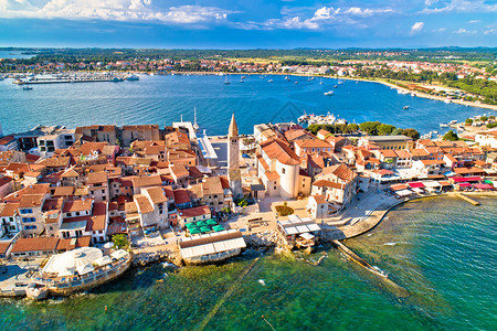 乌马格具有历史的海岸线建筑空中观察伊斯特里亚地区群岛croati图片