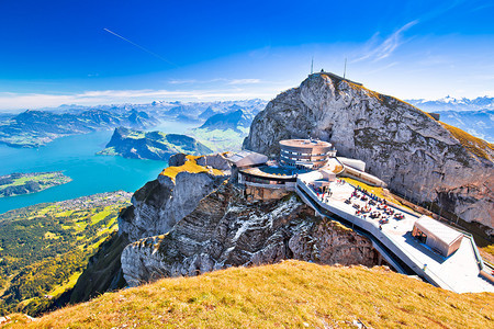 Pilatusklm山峰和润滑湖风景瑞士高山峰背景图片