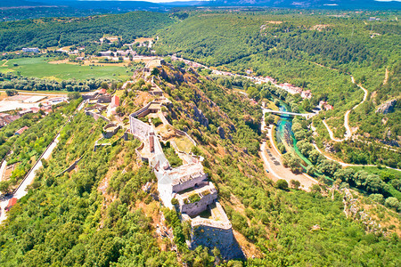 kni堡垒和Krka河空中观测克罗提亚第二大堡垒图片