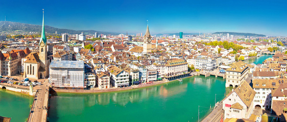 苏黎世和利马特河水边空中全景瑞士最大的城市图片