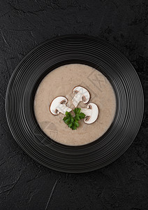 黑餐厅盘子底蘑菇汤顶级风景图片