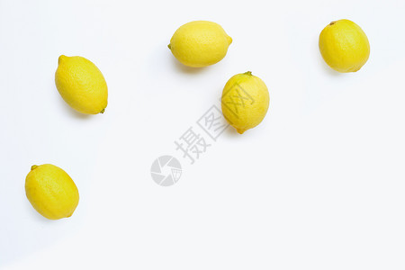 白色背景的新鲜柠檬复制空间图片