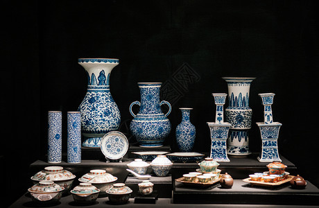 2019年月24日019年黑兰彩色蓝的漆瓷器古老的瓷器花瓶在邦科克博物馆的皇收藏展图片