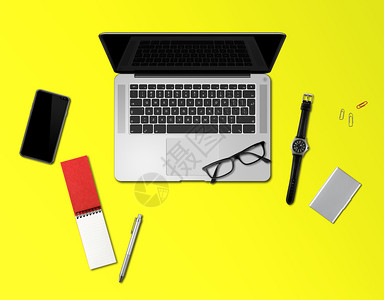 现代办公桌模拟式顶视图在黄色上隔离图片