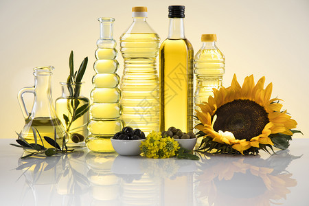 来自向日葵、橄榄籽油的有益健康。图片