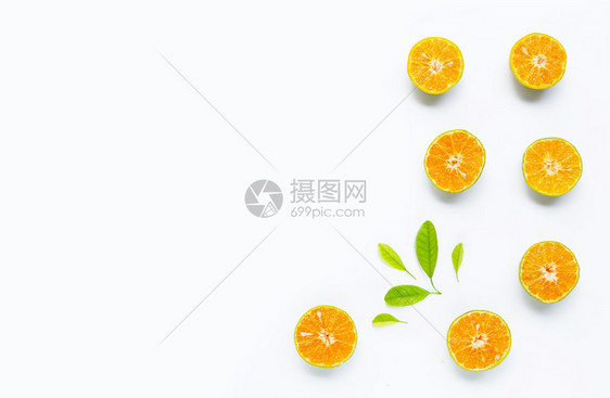 白色背景的新鲜橙图片