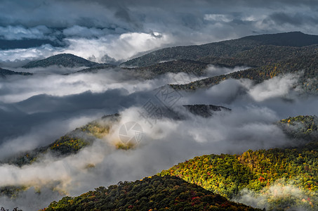 山间美丽的风景图片