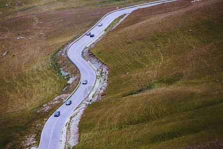 夏季公路美丽的风景图片