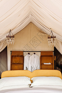 201年6月日jun01serngtianzi豪华度假帐篷营卧室内图片