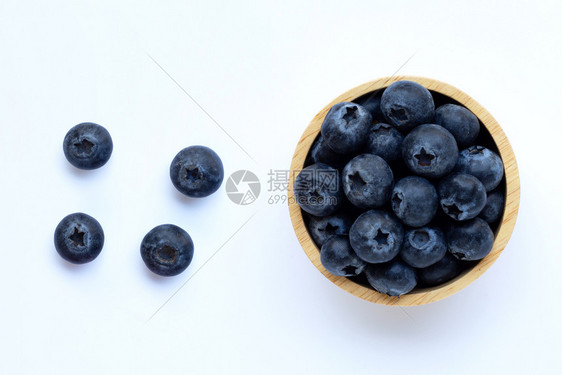 白背景上的蓝莓顶视图图片
