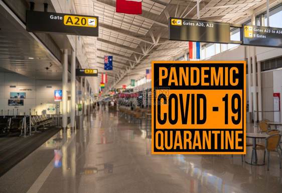 在空机场航站楼的背景下在usa地区由于covid19或corna引起的检疫警告由于covid19或corna引起的检疫警告图片