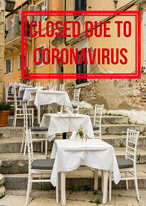 Grekcofu岛C咖啡厅的空桌椅和户外咖啡厅的椅子因科罗纳而关闭Corfu当地餐馆的空桌椅和子因科维而关闭图片