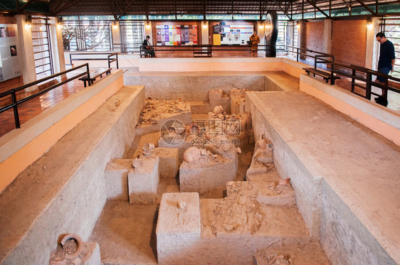 2019年4月2日泰兰古代陶瓷容器和陶瓷器械库位于禁黑博物馆的挖掘地点图片