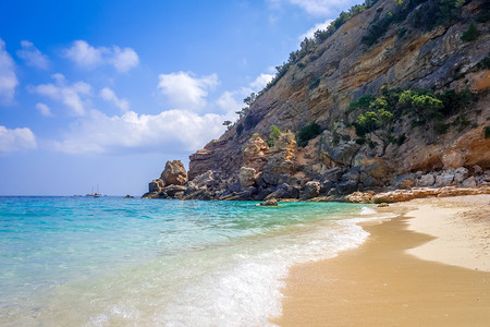 卡拉马里奥卢海滩在奥罗西高尔夫撒丁岛意大利意大利撒丁岛orosei高尔夫的calamariolu海滩背景图片