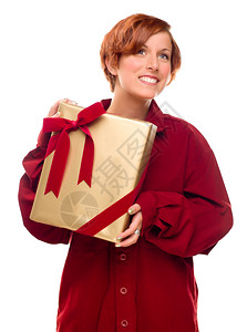 背红色包的女孩漂亮的红发美女带着包的礼物孤立在白色背景上背景