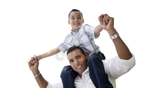 父亲和儿子在白人背景上与世隔绝玩得开心图片