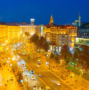 库拉内市中心空观景区khresatyk大街的明亮光照Kiev市风景图片