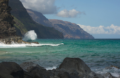 kuai以坠落波浪冲动的napli海岸线令人惊叹的海岸线kauina海岸线图片