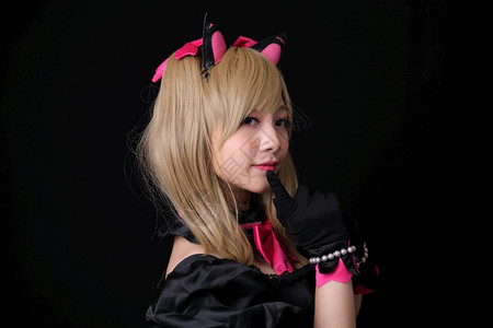Japnime暗黑背景孤立的japnCOSlay女孩肖像图片