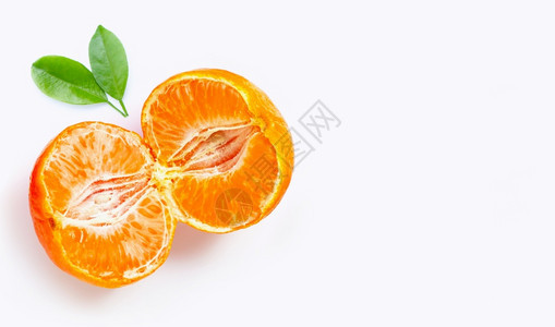 白色背景上孤立的新鲜橙色柑橘仁水果图片