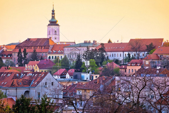 首都Croati市天线日落景图片