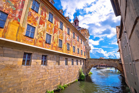 巴姆贝格altesrhus古老市政厅的风景在雷格尼茨河上弗朗特尼亚巴伐利地区图片