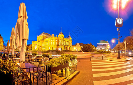 Croati广场夜幕全景著名的croati首都地标图片