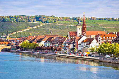 古老的沃尔茨堡镇和主要河滨海岸巴伐利亚地区德国图片