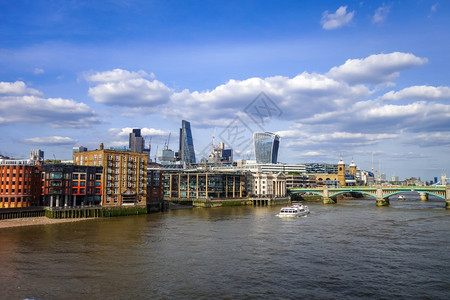 Lond全景和Thames河ukLond从Thames河uk的lond视图图片
