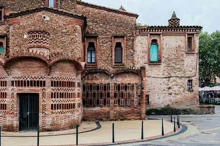 201年第6章西班牙红砖古年建筑在gaudi地窖附近的colnia小屋内建造cldalhuse图片