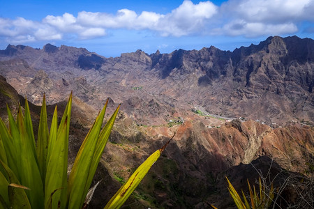 非洲佛得角圣安托岛的山脉景观全景佛得角圣安托岛山脉景观全景图片