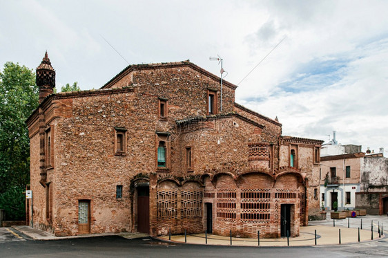 201年第6章西班牙红砖古年建筑在gaudi地窖附近的colnia小屋内建造cldalhuse图片
