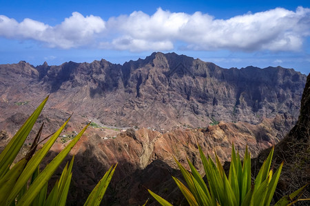 非洲佛得角圣安托岛的山脉景观全景佛得角圣安托岛山脉景观全景图片