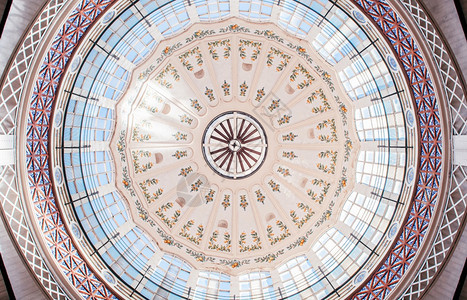 以194年华伦天文新艺术风格建筑造的华伦天文西班牙瓦伦西亚中央市场或Mercat中央心的有色玻璃圆顶图片