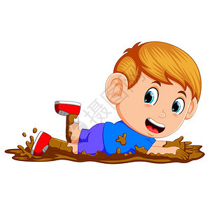 可爱的男孩在泥里玩图片