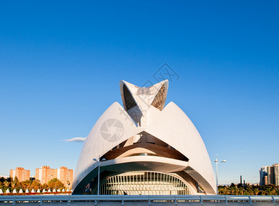 201年oct3120ValenciSpn蓝色天空下的艺术和科学城市现代建筑由Santigocltrv和felixcandel设图片