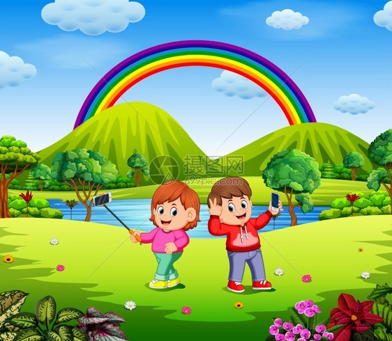 和朋友一起在彩虹下拍照片图片